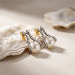 Load image into Gallery viewer, Victorian Pearl Curve Earrings