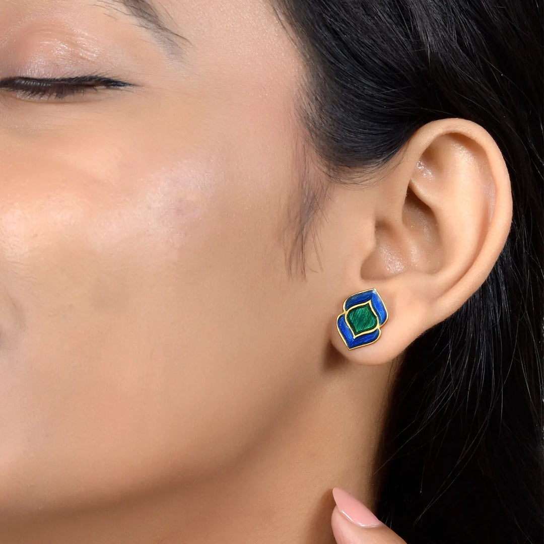 Dual-Tone Enamel Gold Studs in 18 Kt
