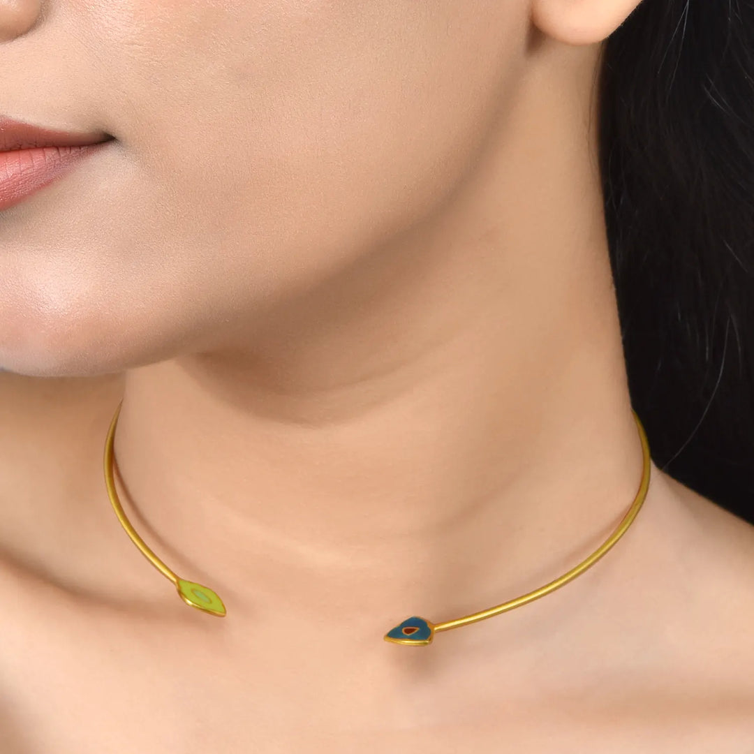 Dual Side Enamel Gold Hasli in 18 Kt