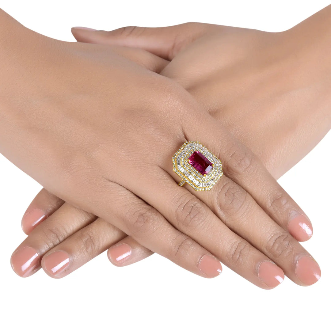 Grand Rubellite Ring in 18 Kt