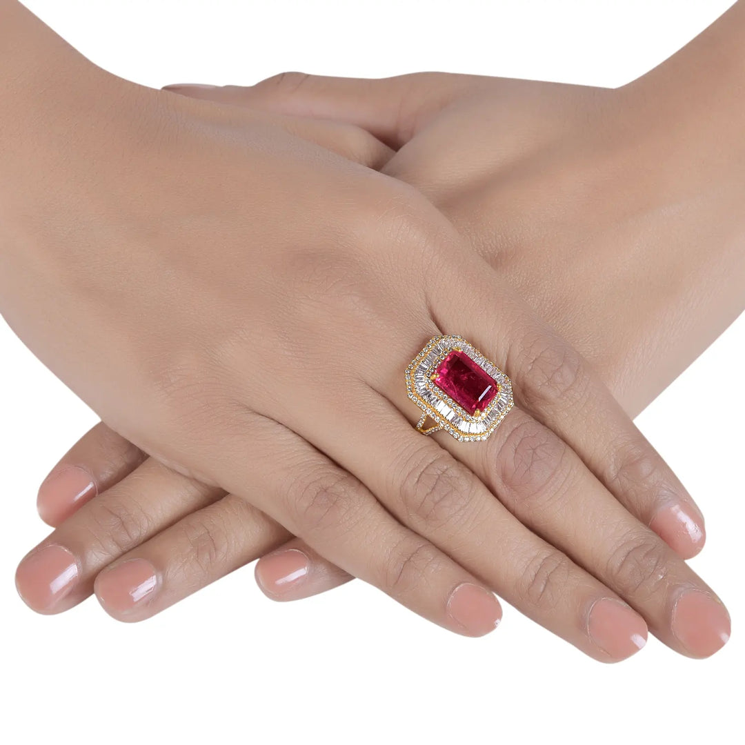 Royal Ember Ring in 18 Kt