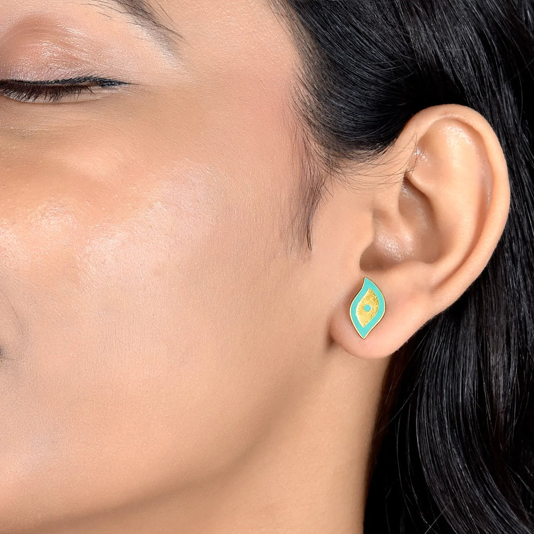 Turquoise Enamel Gold Stud in 18 Kt