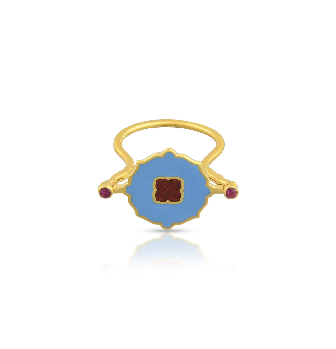 Enamel Medallion Gold Ring in 18 Kt