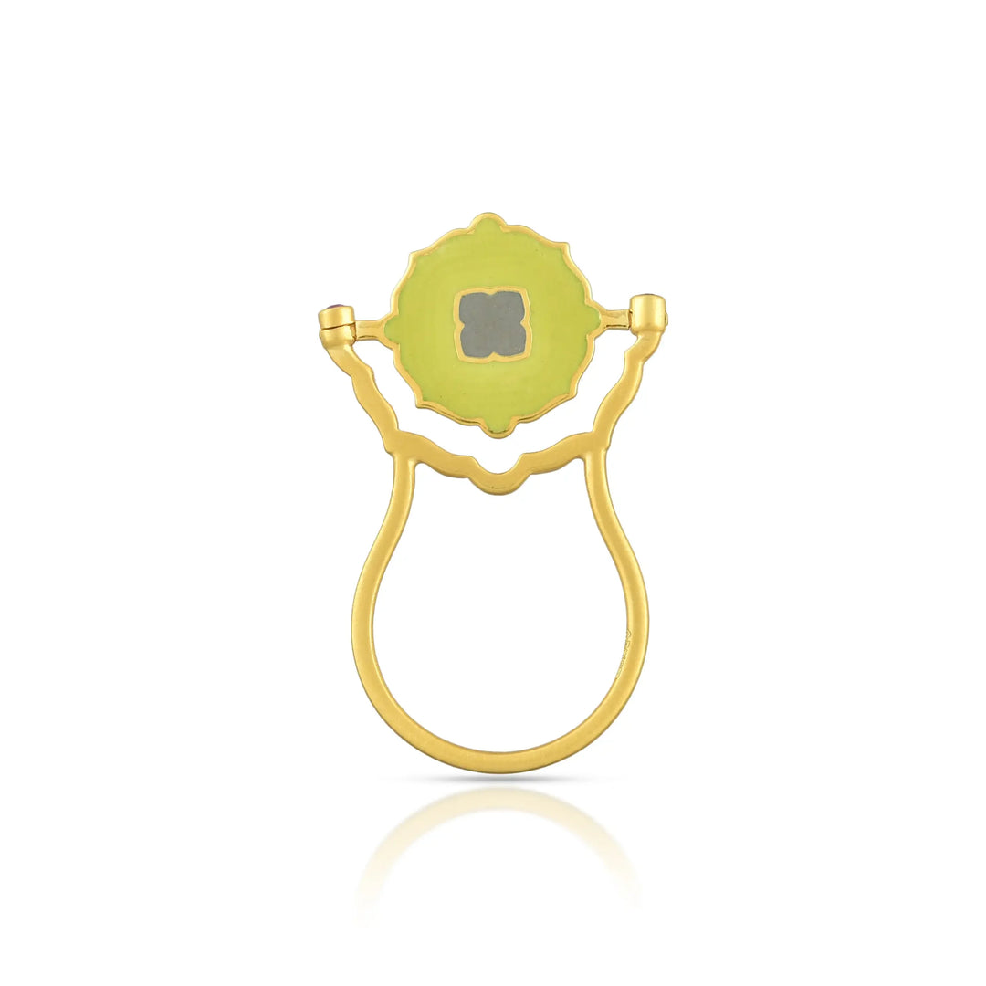 Enamel Medallion Gold Ring in 18 Kt