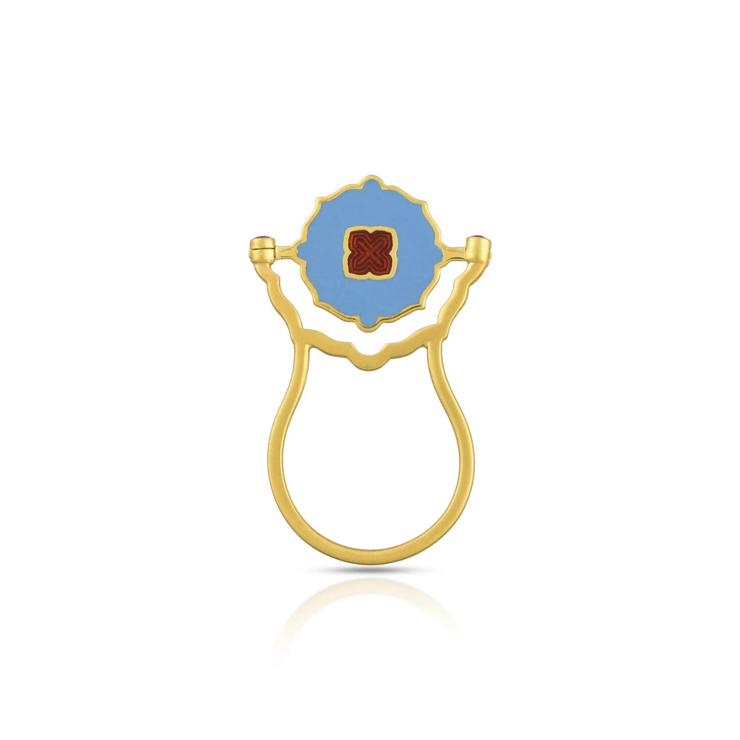 Enamel Medallion Gold Ring in 18 Kt