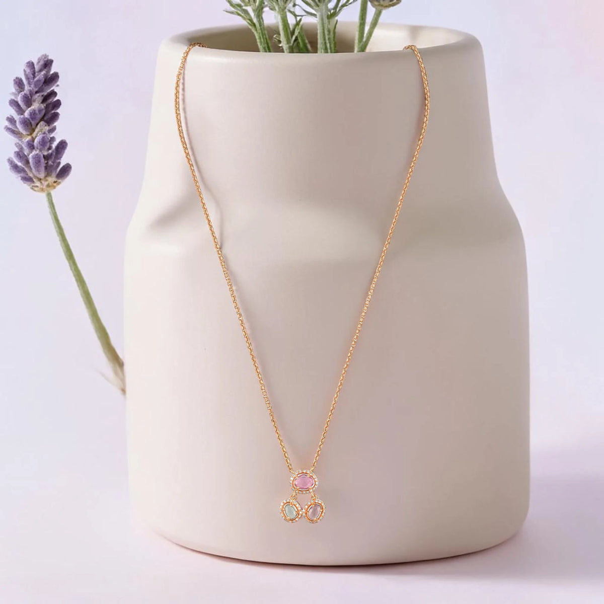 Blush sapphire drop rose gold necklace in 18 kt