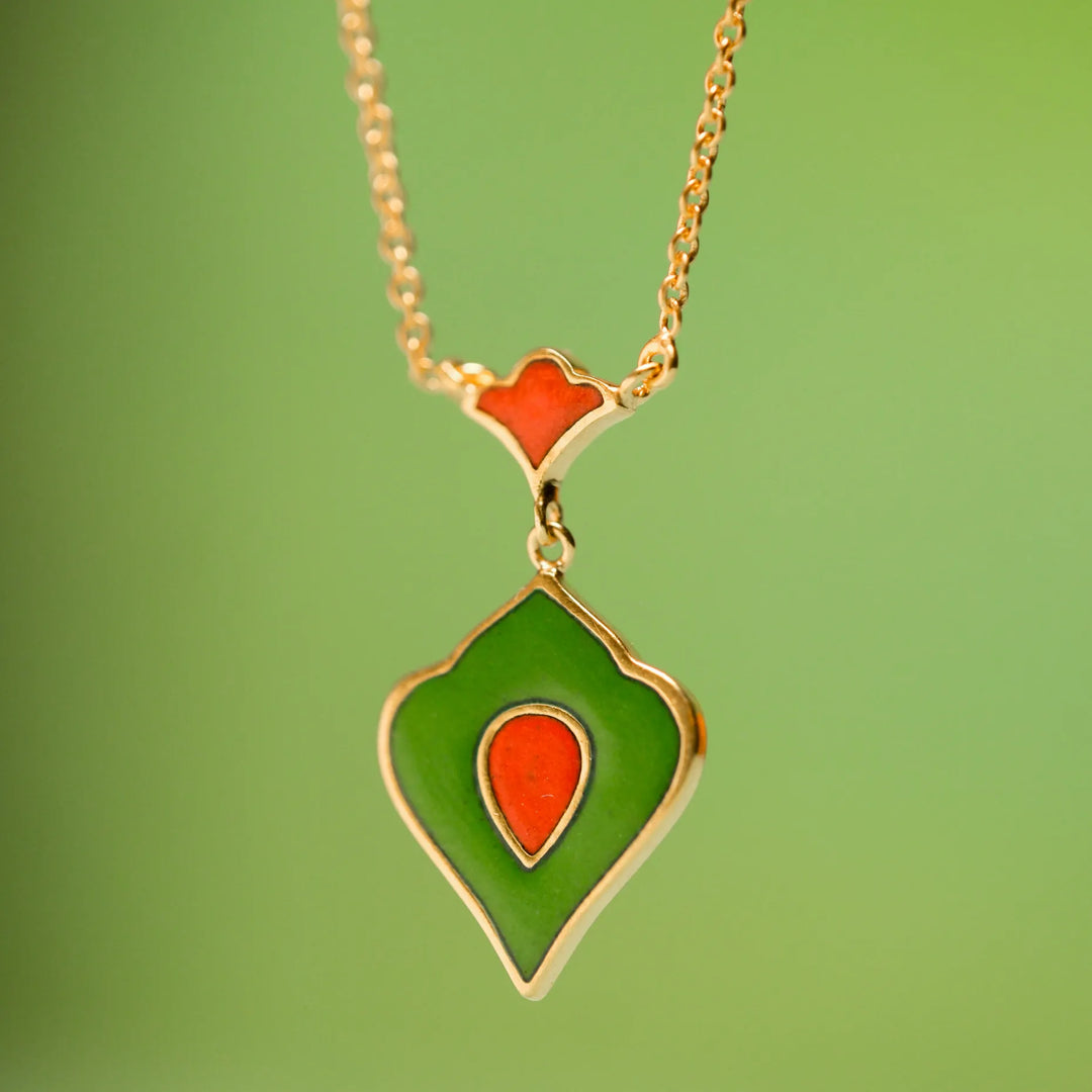 Dual-Side Enamel Drop Necklace in 18 Kt