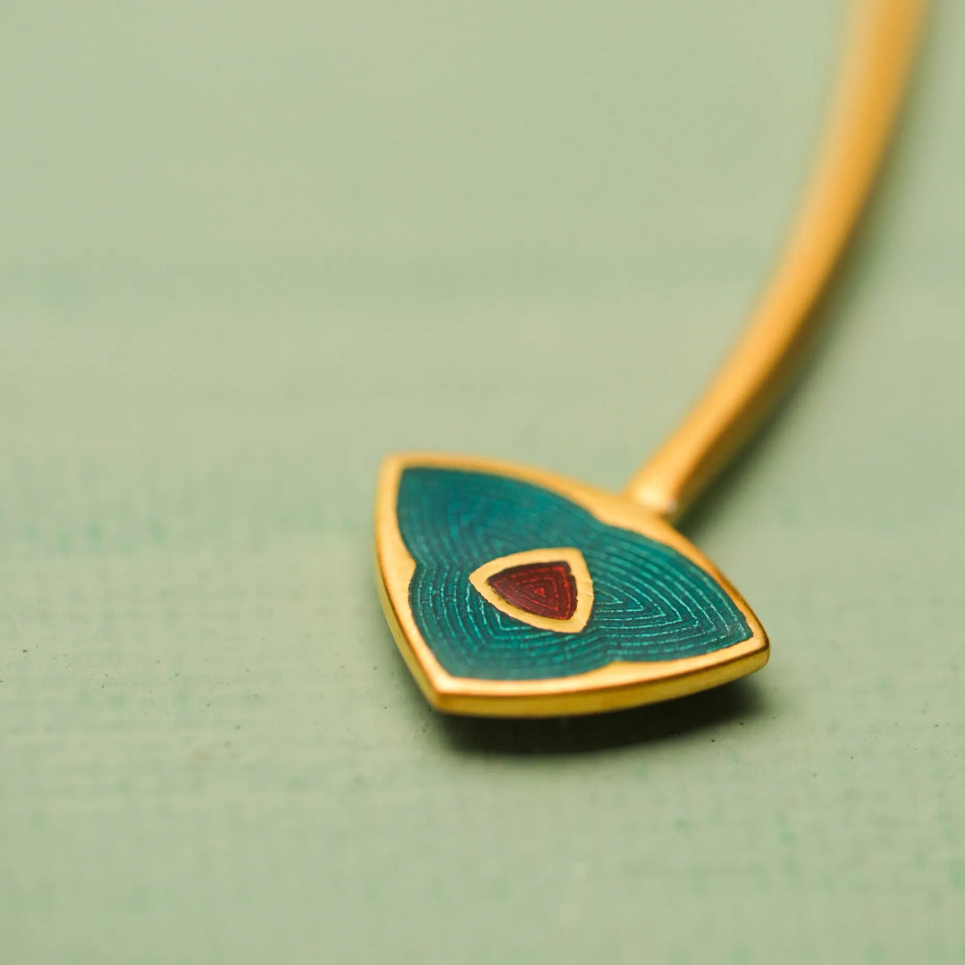 Dual Side Enamel Gold Hasli in 18 Kt