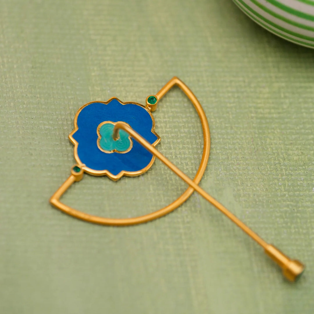 Aqua Garden Enamel Brooch in 18 Kt